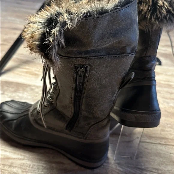 Black and Grey Fur-Lined Winter Duck Boots - Picture 4 of 9